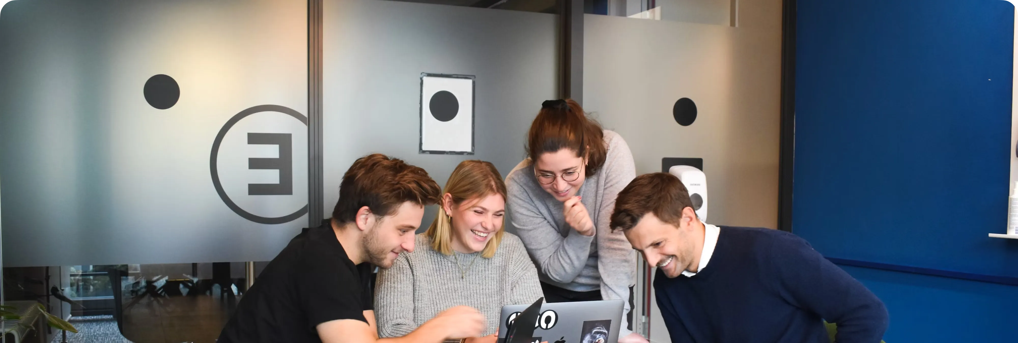 cruisr team working together
